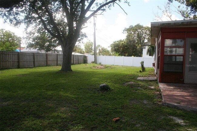 Building Photo - 6341 Flamingo Dr