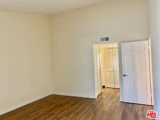 Building Photo - 12412 Texas Ave