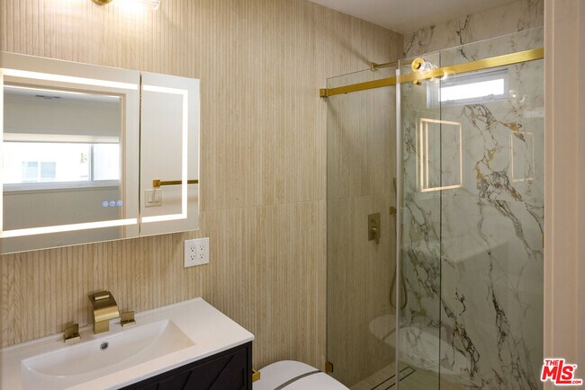 Building Photo - 1223 23rd St