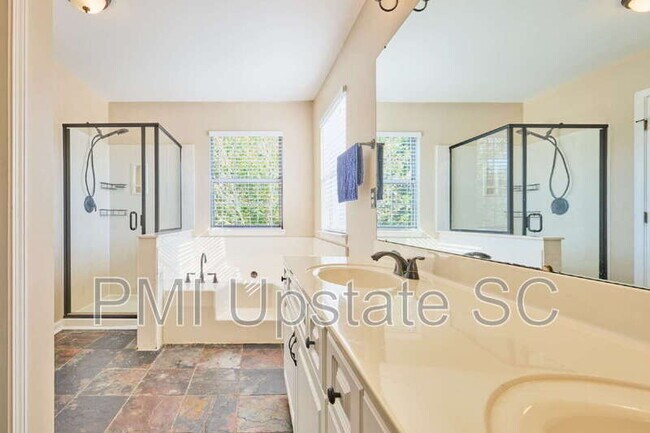 Building Photo - 430 Rosehaven Way