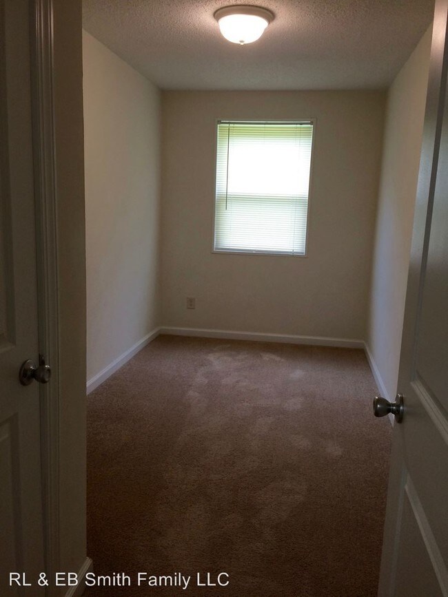 Building Photo - 205 Dawson Ave