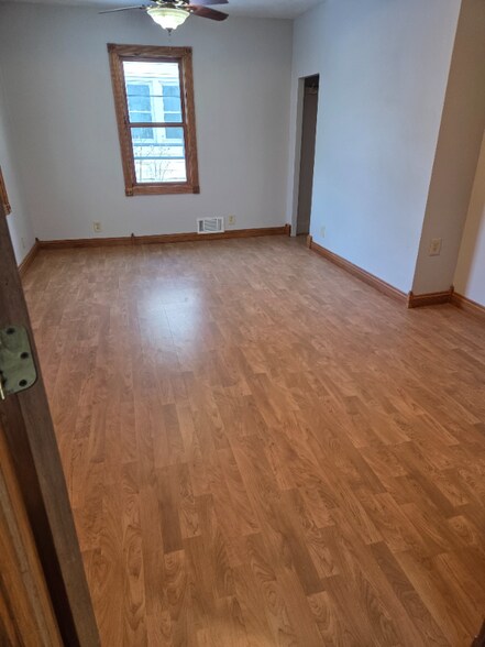 Building Photo - 2000 44th Pl