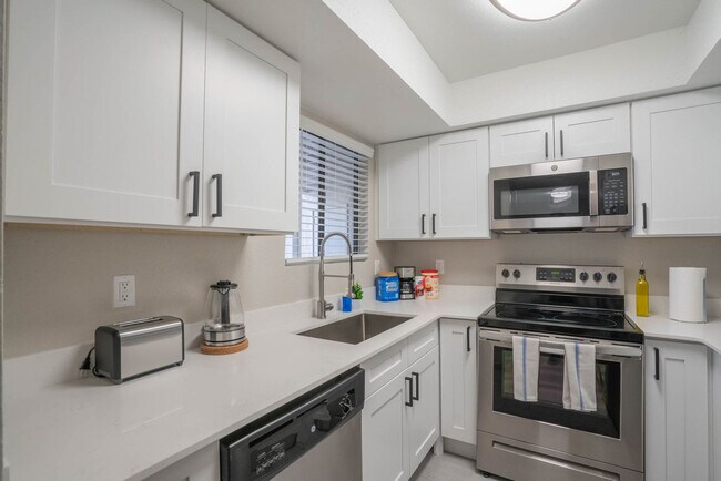 Building Photo - 8550 E McDowell Rd