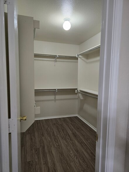 Master Closet - 3609 Sonoma Dr