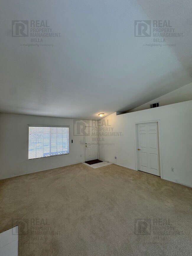 Building Photo - 1266 Euclid St