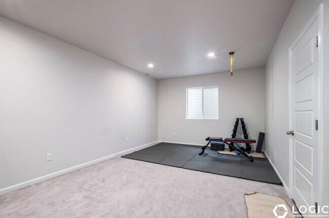 Building Photo - 12092 S Tower Arch Ln