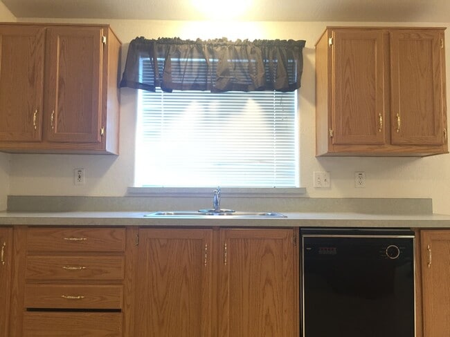 Building Photo - 3-Bed, 2-Bath Single-Family Home in Driggs