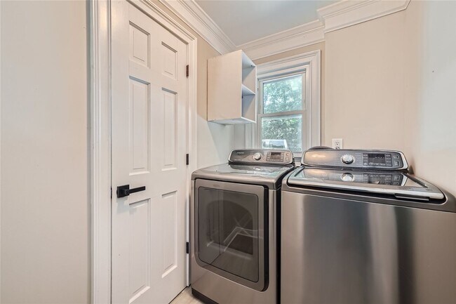 Building Photo - High-End Fully Furnished Luxury Gated French Chateau behind Dunwoody Country Club