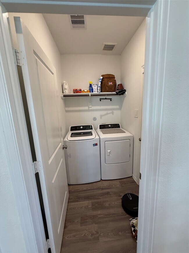 Building Photo - 2830 Paradise Rdg Wy