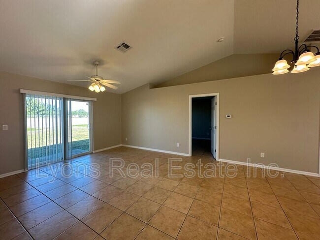 Building Photo - 2409 Park Rd