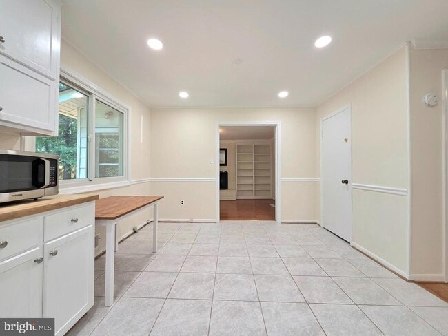 Building Photo - 111 Tamarisk Ct