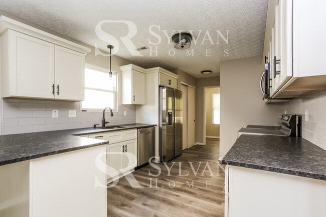 Building Photo - Coming HOME never felt so good!