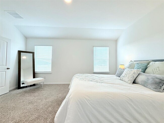 Building Photo - 598 Gladiola Lp