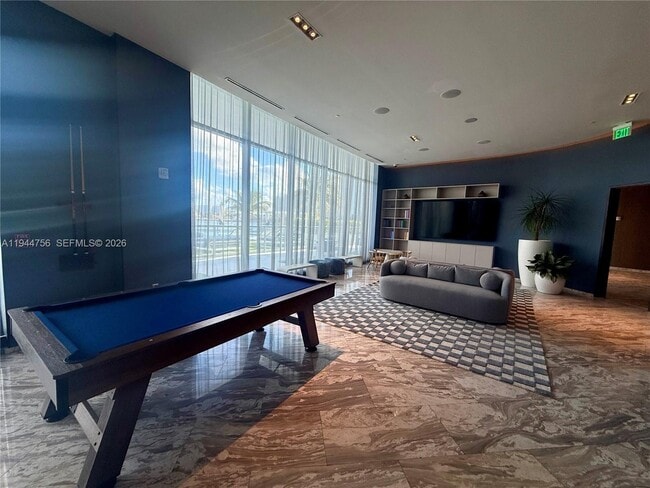 Building Photo - 3300 NE 188th St