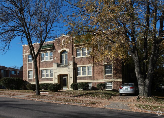 Building Photo - 4850 Chicago Ave