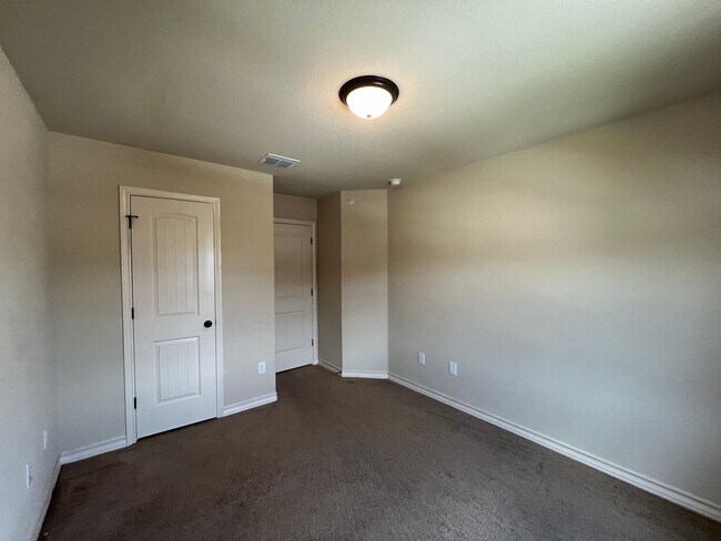 Building Photo - 13907 Annas Way #102, San Antonio, TX. 78233