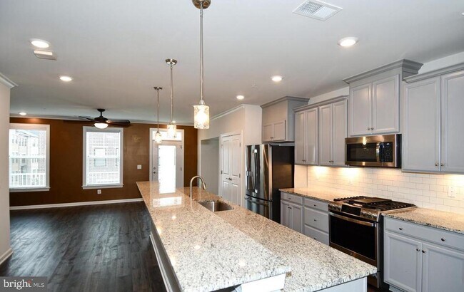 Building Photo - 20739 Heron Landing Dr