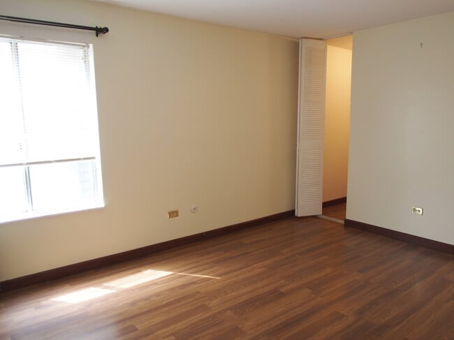 Building Photo - 6158 Knoll Way Dr