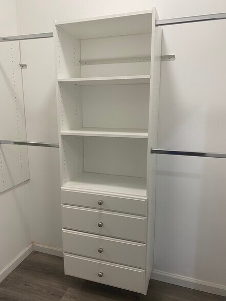 Building Photo - 6443 N Broad St