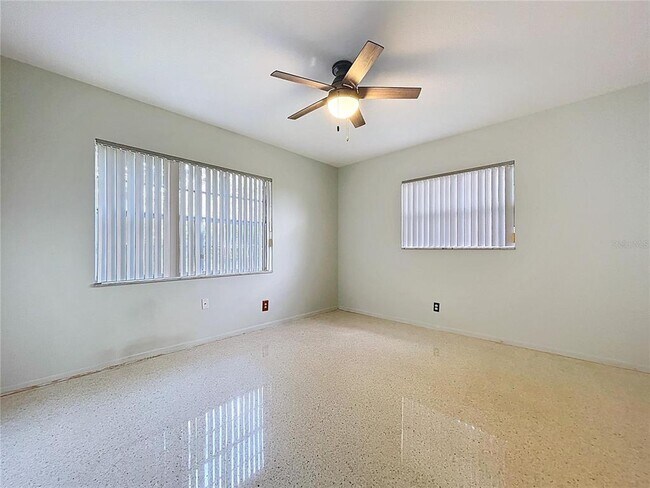 Building Photo - 1601 Riverhills Dr