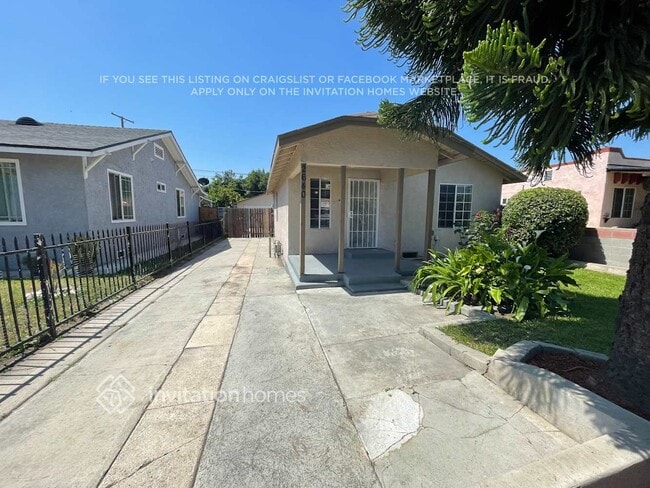 Building Photo - 2640 E 110th St