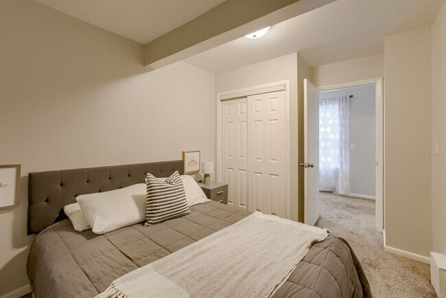 Building Photo - Cozy 2 Bedroom With Fenced Yard & Parking, Minutes from Old Market!!