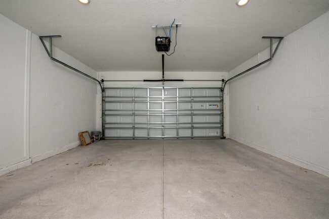 Building Photo - 573 Bell Prairie Cir