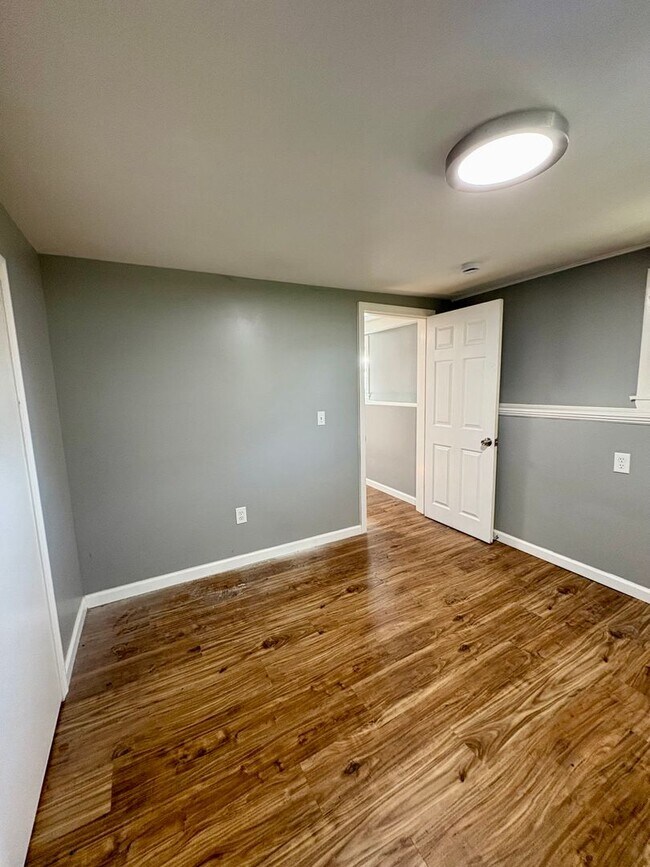 Building Photo - MOXPROP