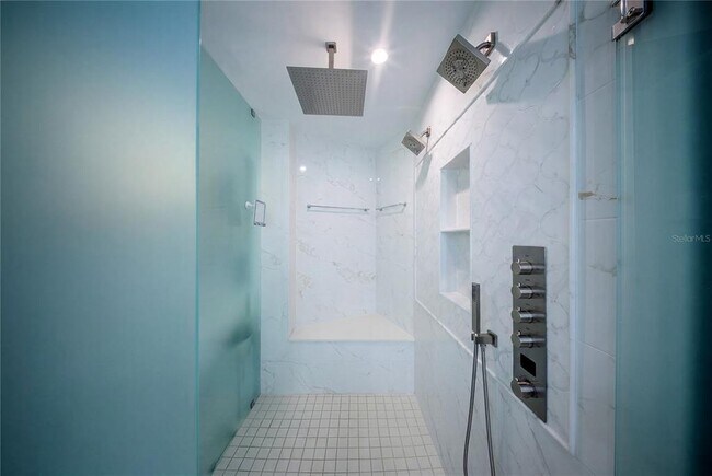 Building Photo - 1155 N Gulfstream Ave