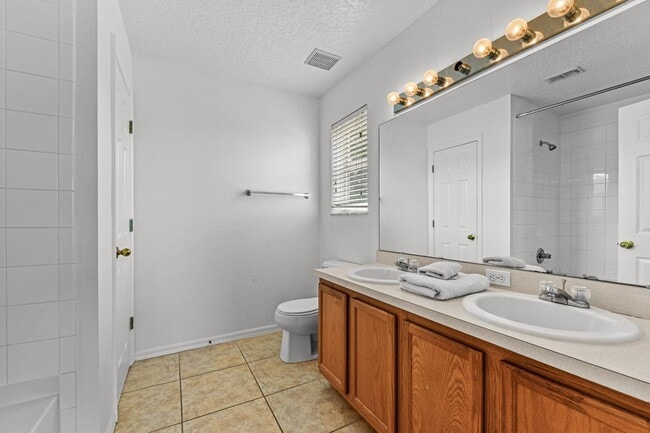 Building Photo - Perfect 4BR two story home with a Pool & Near Disney