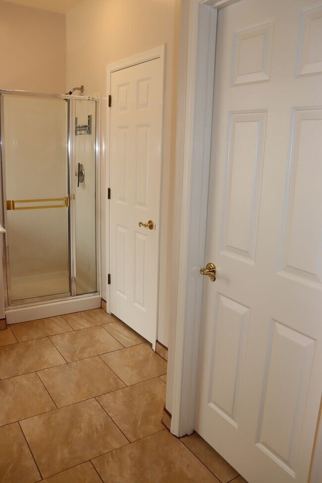 Building Photo - Beautiful West Side Home in Gated Community