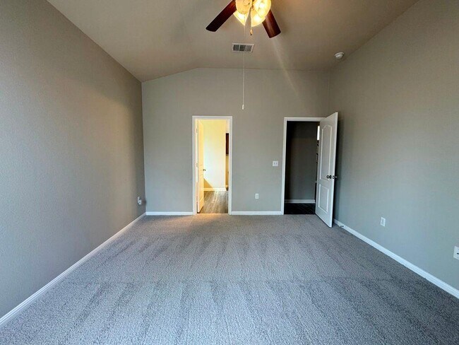 Building Photo - 120 Kingfisher Ln