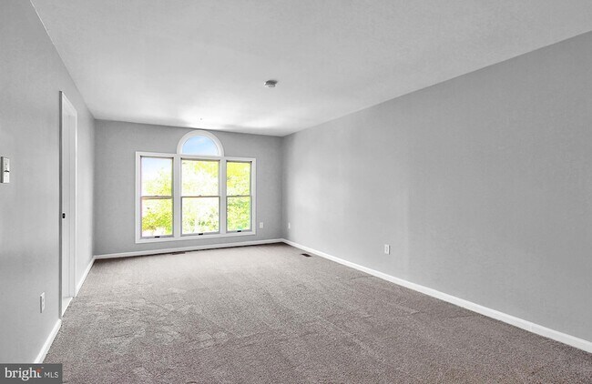 Building Photo - 12120 Apache Tears Cir