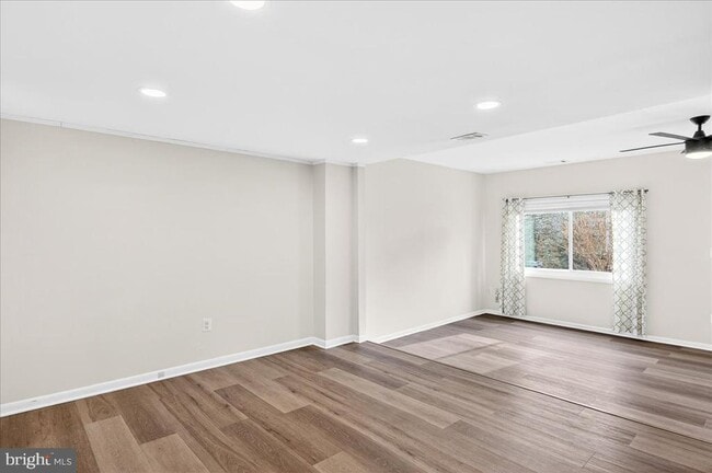 Building Photo - 9518 Miranda Ct