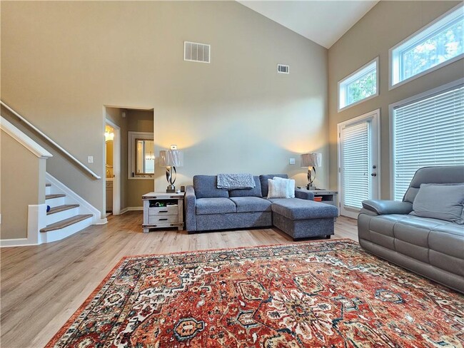 Building Photo - 2216 Worrall Hill Dr