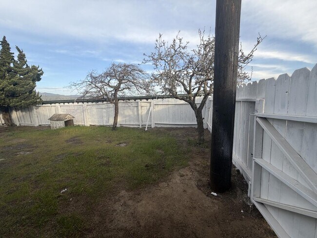 Building Photo - 2340 Alisal Rd