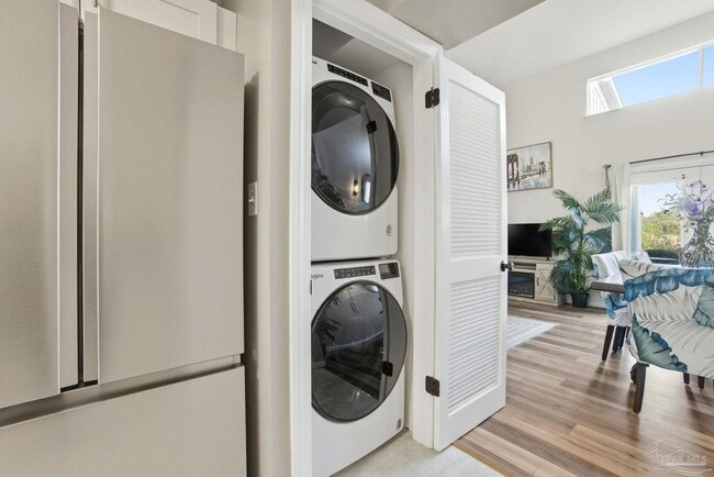 Building Photo - 4822 Huron Dr