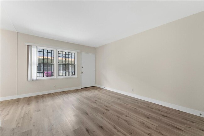 Building Photo - 3504 W Florence Ave