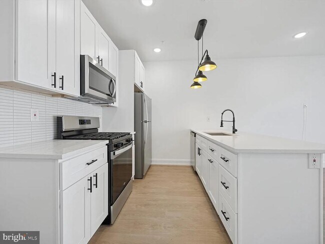 Building Photo - 1614 Ridge Ave