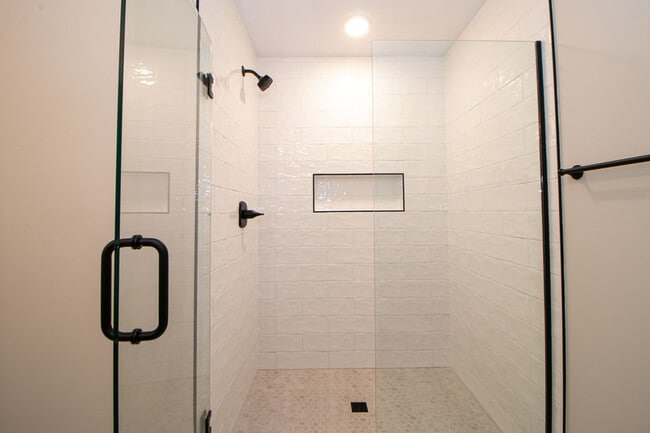 Building Photo - 166 Sango Dr