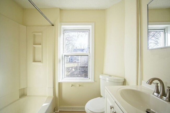 Building Photo - 8 Beaudoin Ct