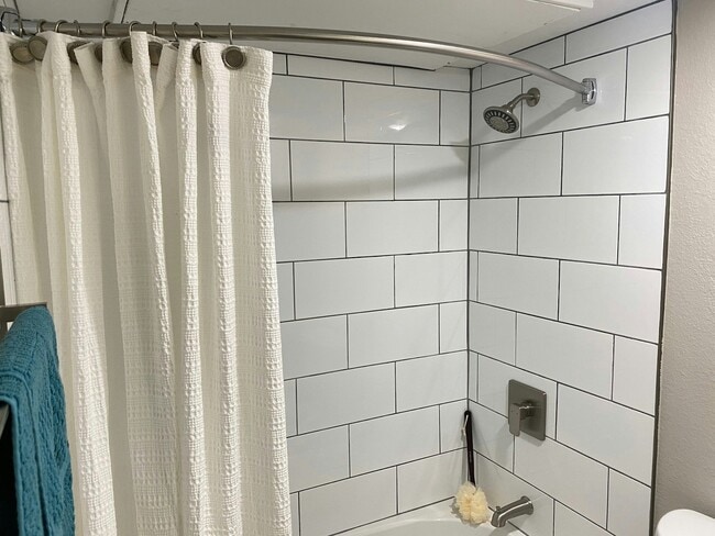 Building Photo - 400 W St Elmo Rd