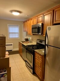 Building Photo - Milton St.