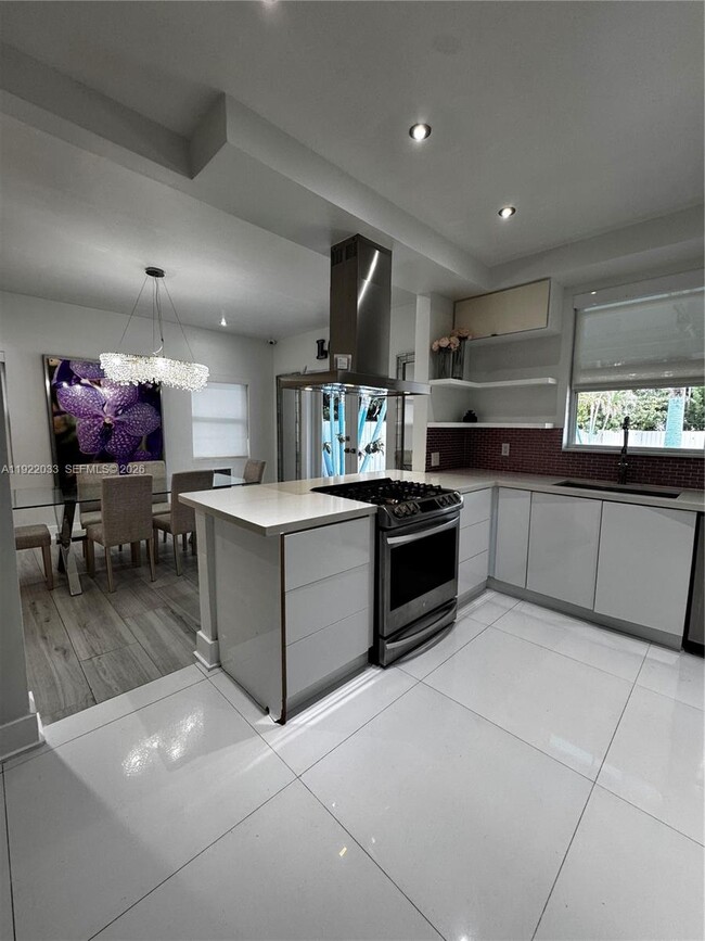 Building Photo - 3470 Sheridan Ave