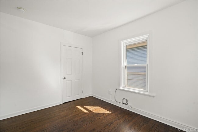 Building Photo - 352 Willett Ave