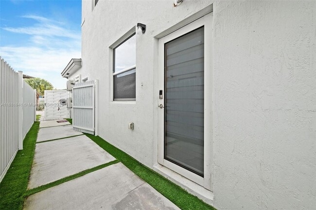 Building Photo - 13535 SW 184th Ter