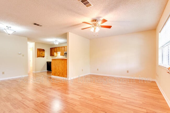 Building Photo - 9227 Shady Bend Ln