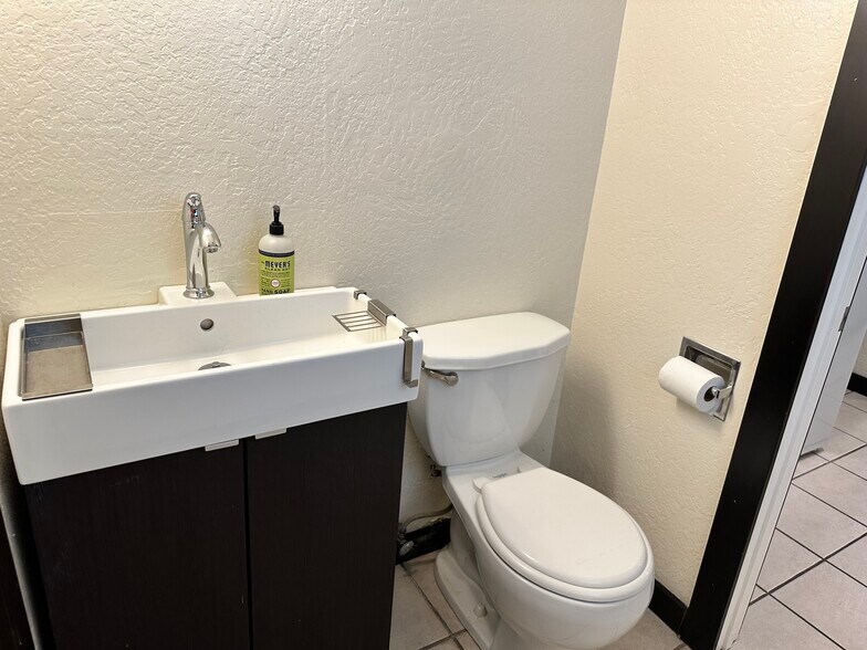 Half bath - 1061 SE Clarey Ave