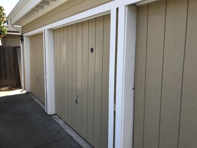 Building Photo - 6692 Trigo Rd