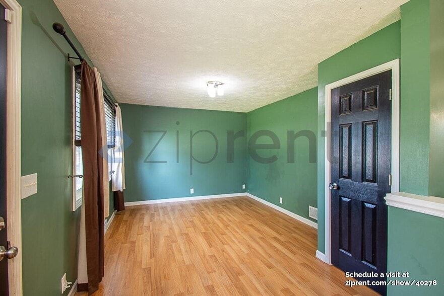 Building Photo - 907 W 29th Ave